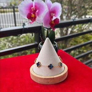 Elegant Blue Clover Bracelet